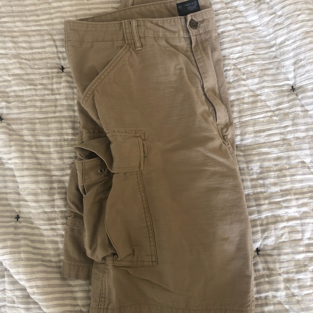 Levi Cargo Shorts. 36. EUC!
